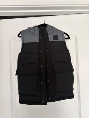 Under Armour vest